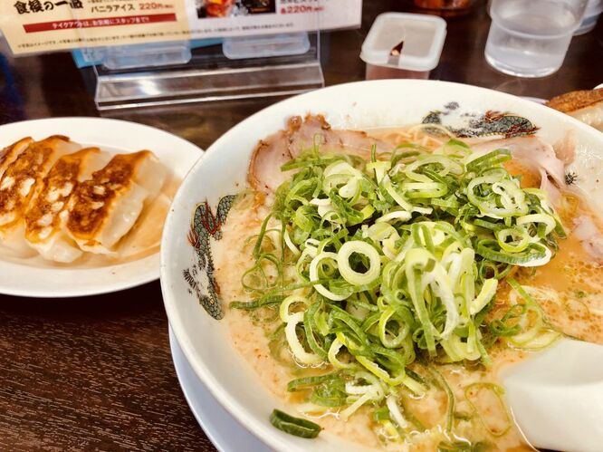 来来亭の こってりラーメン が美味しい 丸世井