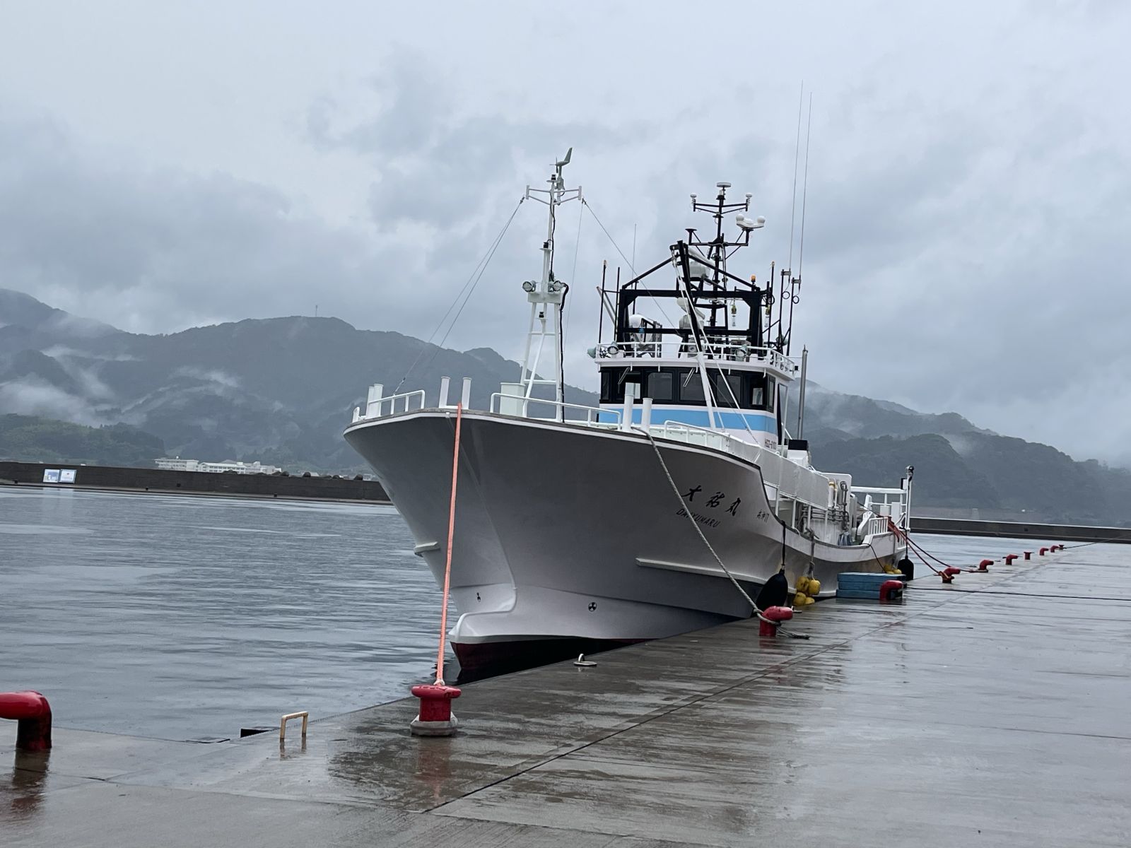 2023.7.13. 今日の香住漁港は雨です。先日新造船披露した大祐丸の勇姿